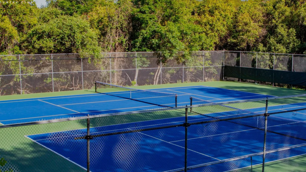 oak hills country club courts