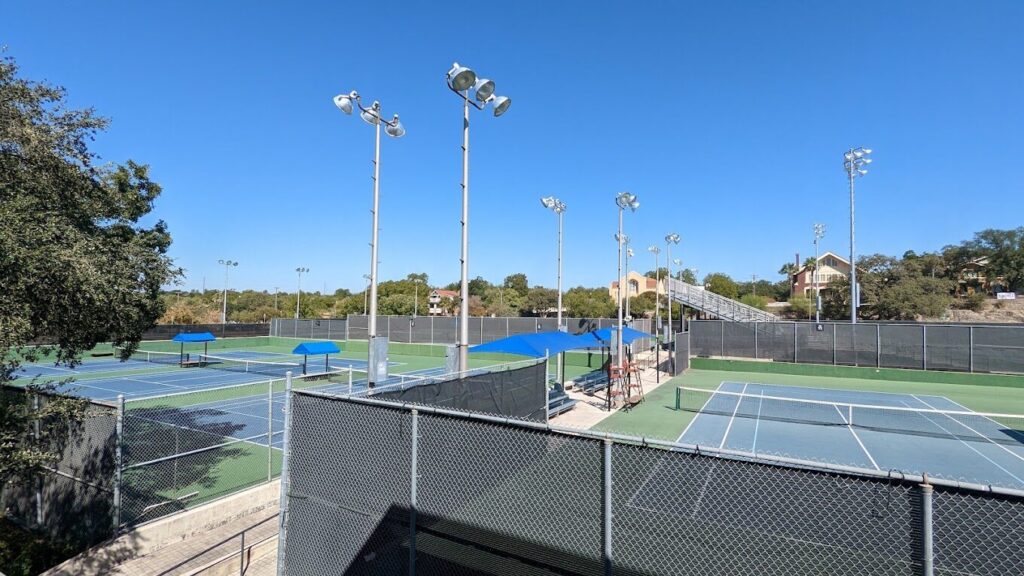 mcfarlin tennis center courts