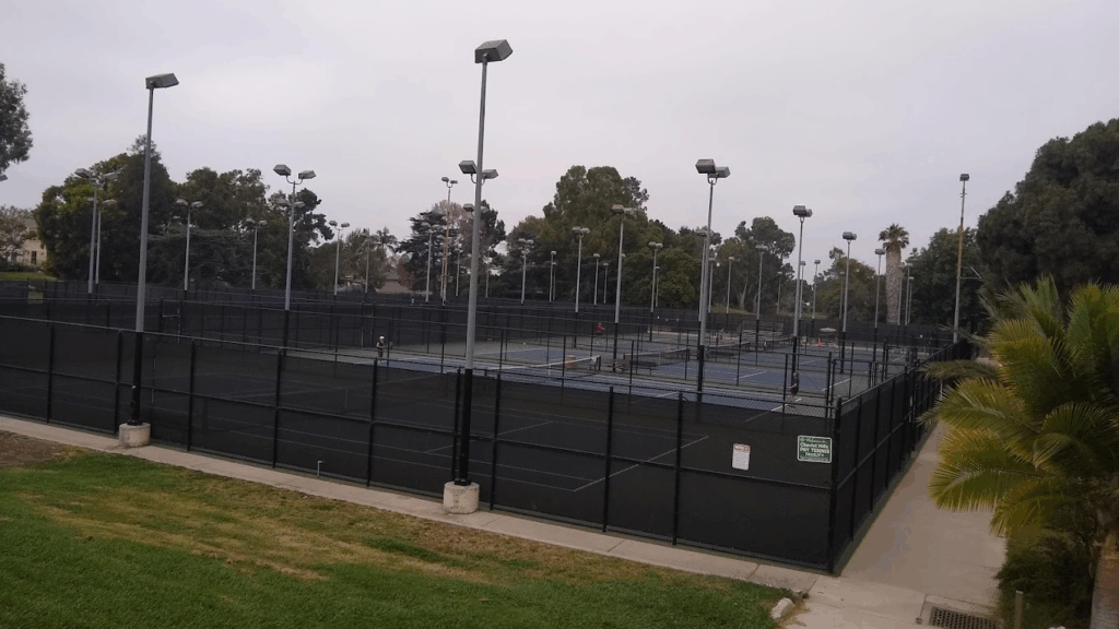 cheviot hills tennis center courts
