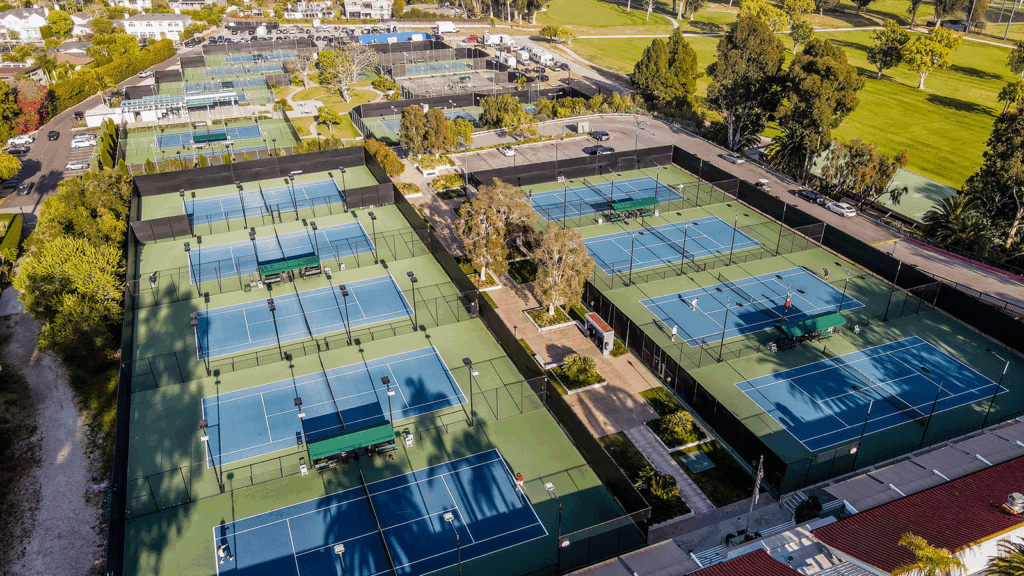 riviera tennis club courts