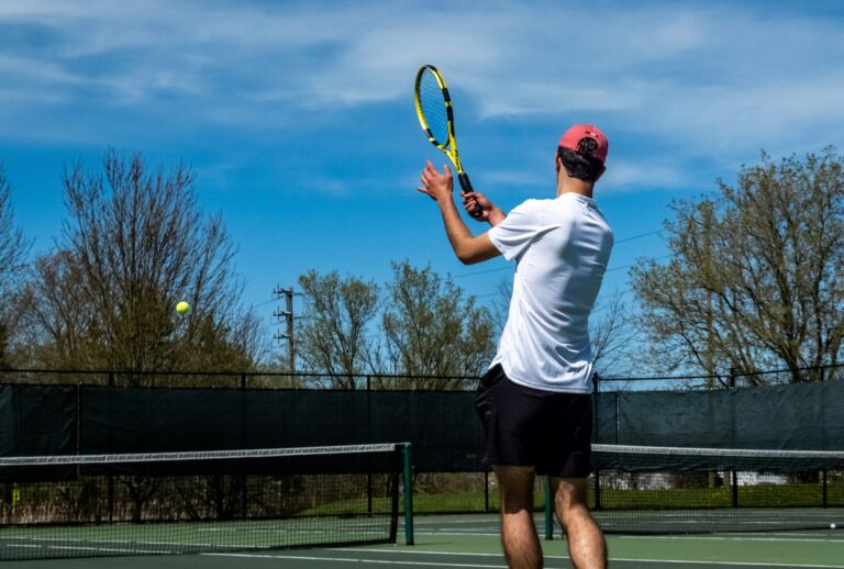 Comparison of Tennis Lesson Options in Milwaukee, WI