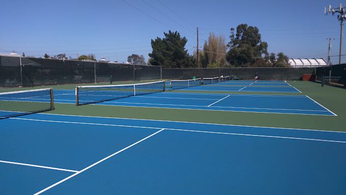 the millbrae racquet club tennis courts