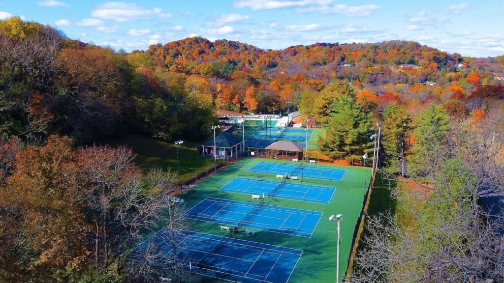 seven hills & swim tennis club courts